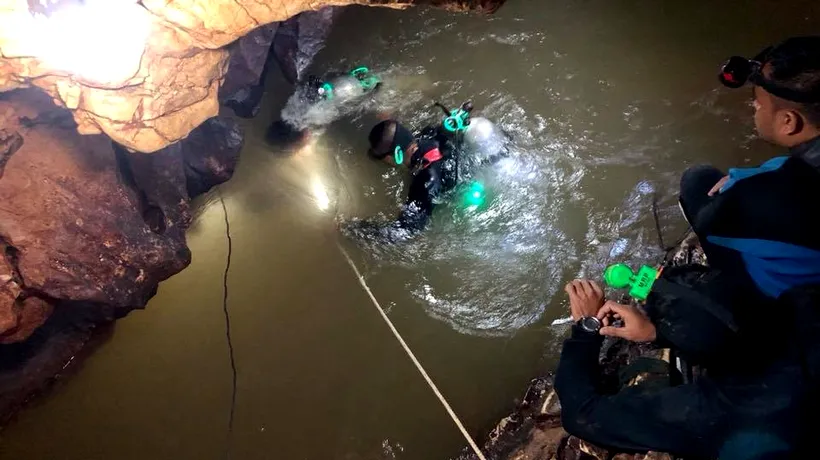HOPE 13. Primii patru copii SALVAȚI din peștera inundată din Thailanda. Operațiunea continuă luni dimineață