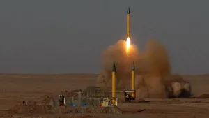 Iranul aruncă în războiul cu Israel o nouă rachetă capabilă să transporte FOCOASE nucleare. Racheta Sejil, numită după un verset din Coran