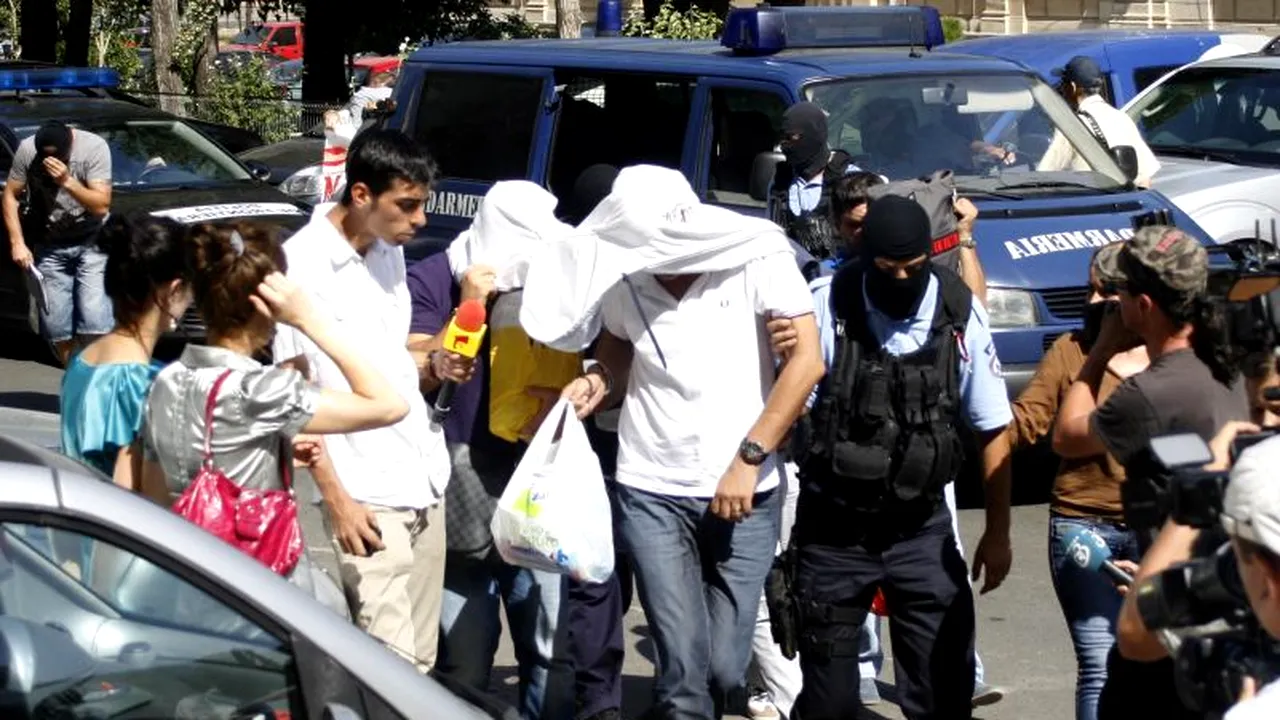 SRI cere expulzarea a opt persoane suspectate de terorism