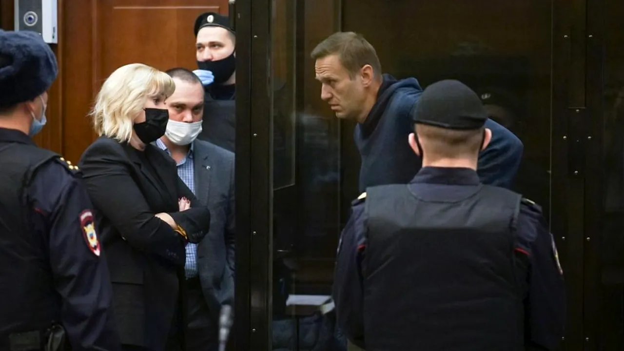 Aleksei Navalnîi, condamnat la trei ani și jumătate de închisoare. Opozantul rus l-a numit pe președintele Vladimir Putin „otrăvitor”