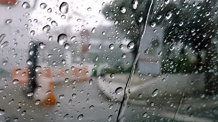Se împlinesc 25 de ani de la cea mai PLOIOASĂ zi din istoria României