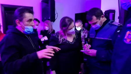 VIDEO | Managerul Spitalului Beiuș, prins de poliție că a organizat o petrecere de ziua lui, la care a invitat mai mulți colegi și prieteni. „Ne-am adunat să fim împreună, să ne debarasăm de anul trecut”