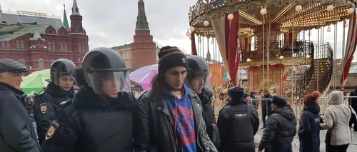 Sute de persoane, reținute de serviciile de securitate în Moscova. Oamenii, suspectați că plănuiau să protesteze împotriva lui Putin. GALERIE FOTO și VIDEO