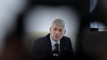Predoiu, cu ochii pe TERORIȘTII care s-ar putea strecura printre migranți / Ce atribuții vrea vicepremierul PNL