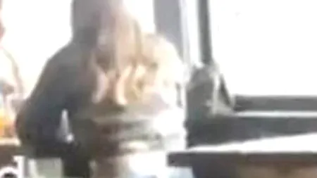 Rușine maximă pentru o femeie, care a fost la toaleta unui bar, apoi s-a așezat să bea un pahar / Martorii au rămas șocați: „Cum s-a întâmplat așa ceva?