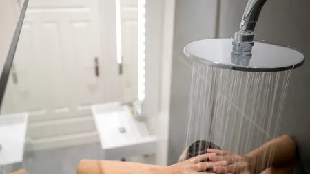 Un tânăr a intrat peste o femeie care se afla într-o cameră de hotel din Cluj și a violat-o