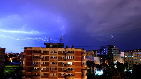 AVERTIZARE METEO DE COD GALBEN - Vijelii, grindină și ploi torențiale în weekend