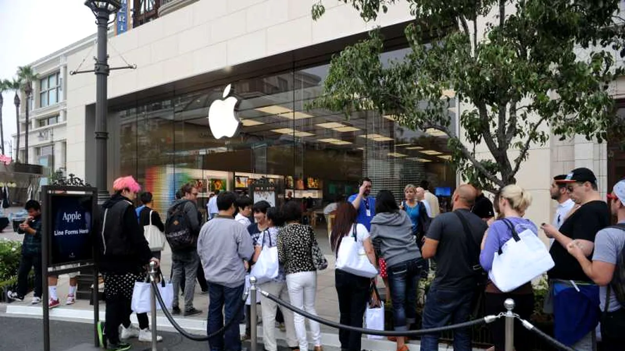 Vânzările de smartphone-uri din China vor depăși 450 de milioane de unități anul următor
