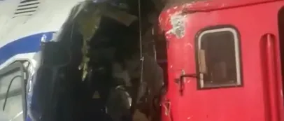UPDATE | Un mort și trei răniți după ce o locomotivă a lovit un vagon de călători, în Gara Galați. Ministerul Transporturilor cere anchetă (VIDEO)