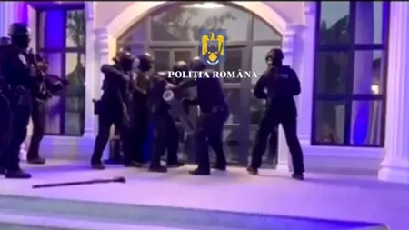 Două femei, care s-ar fi ocupat cu 