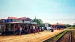 Gara Costinești Tabără rămâne închisă din cauza lucrărilor de reabilitare întârziate. Turiștii, nevoiți să parcurgă pe jos 3 kilometri