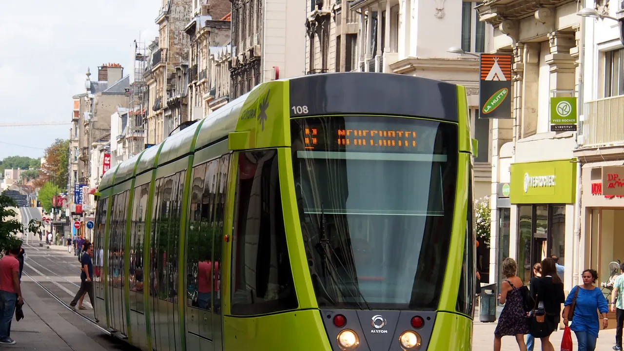 Franța își pune la adăpost companiile 