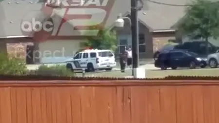 Bărbat ucis cu brațele ridicate în semn de predare de către polițiști din Texas