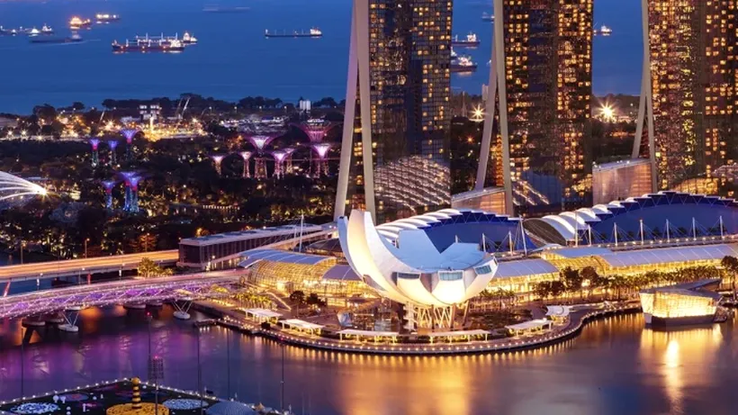 ANCHETĂ. Cazinoul Marina Bay Sands din Singapore, deținut de miliardarul american Sheldon Adelson, se confruntă cu acuzații de spălare de bani