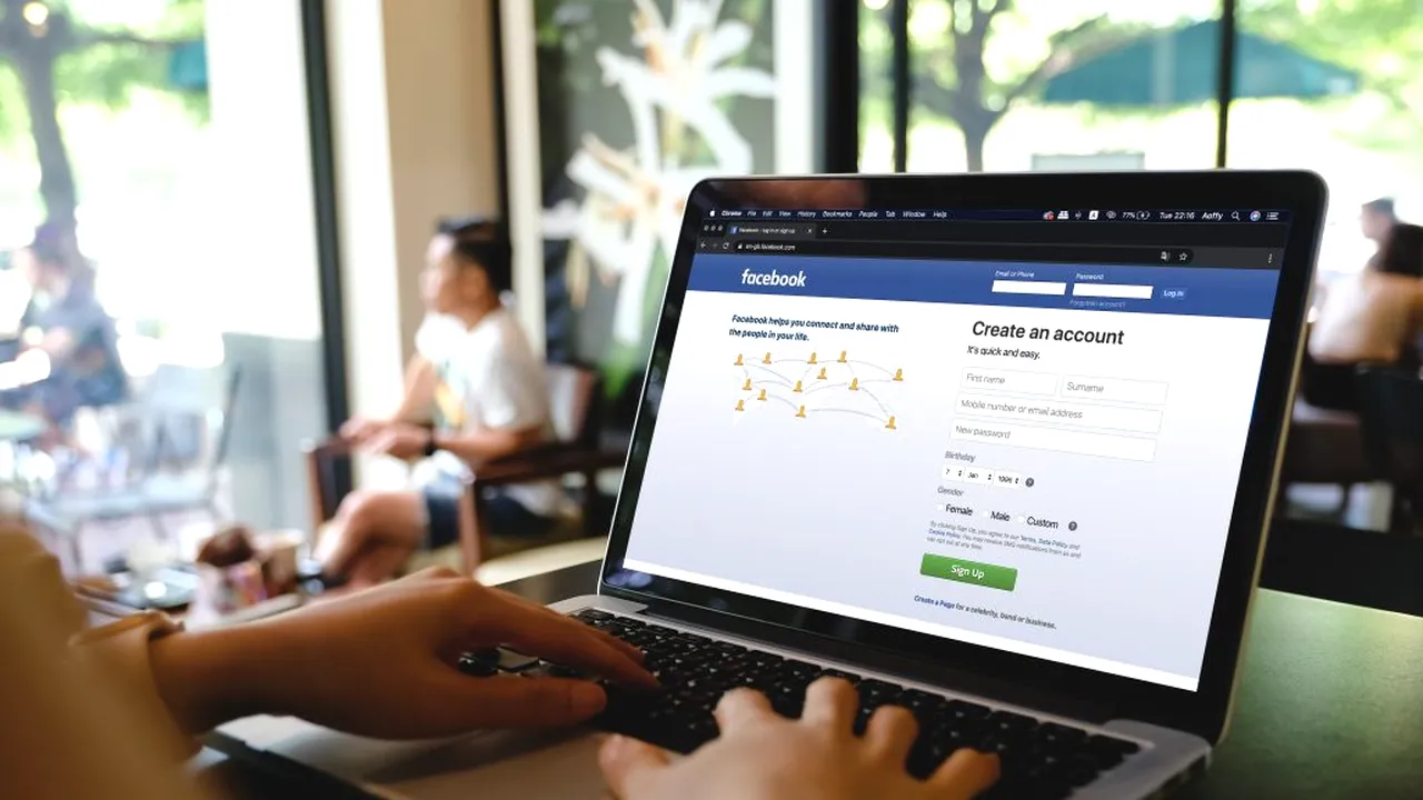 Facebook a șters șapte milioane de postări false despre pandemia de COVID-19 în doar trei luni