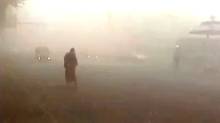 Beijingul este acoperit de smog de o săptămână, președintele iese la plimbare pe străzi sub obiectivele camerelor de luat vederi
