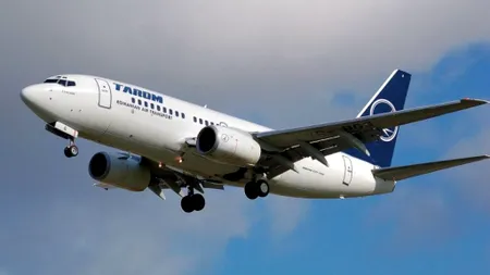 Aterizare de urgență a unei aeronave Tarom, la Timișoara! Avionul zbura spre Madrid, iar unei pasagere cu COVID i s-a făcut rău la bord!