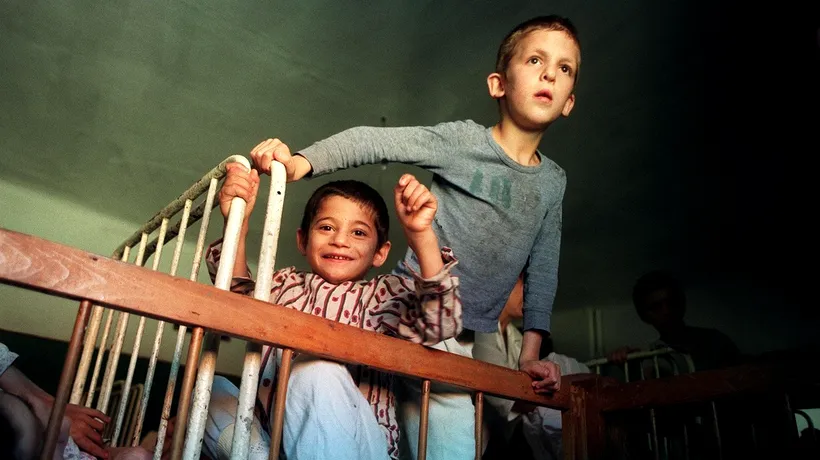 „Orfanii lui Ceaușescu, creiere cu 8,6% mai mici / Cercetătorii britanici au analizat copiii adoptați