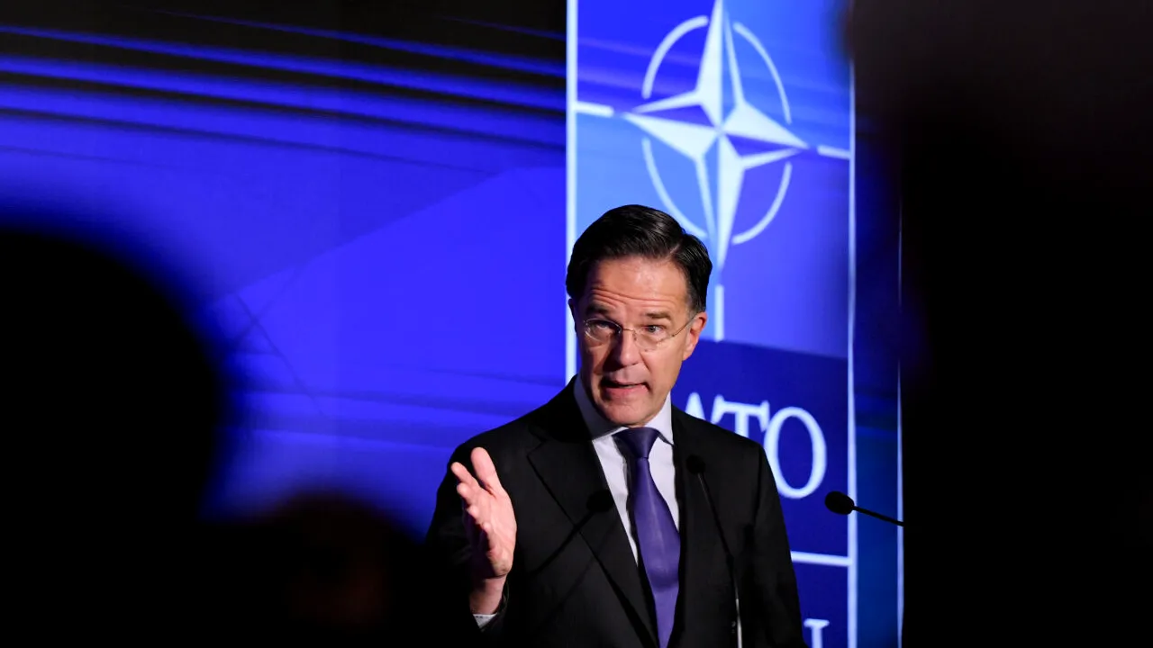 Reacția fermă a șefului NATO, după ce o dronă s-a prăbușit peste un bloc din Galați: „Suntem pregătiți să apărăm fiecare centimetru de teritoriu aliat. Războiul Rusiei trebuie să ia sfârșit”