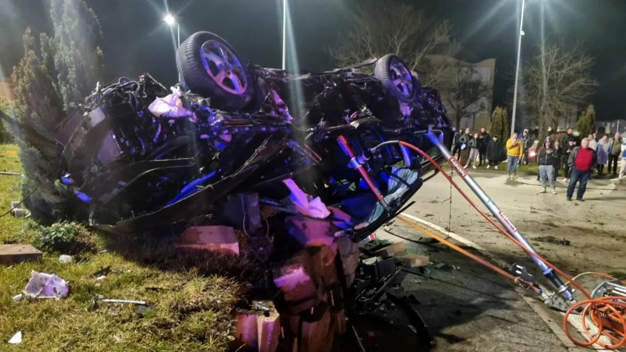 Tânărul mort în cumplitul accident din Sebeș este Alexandru Fofeldea, de 21 de ani