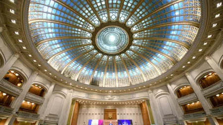 Angajații noștri, cu angajații lor. Pe lângă cei 464 de parlamentari, LUNAR cheltuim 1 milion euro pentru șoferi, asistenți, cabinete de parlamentari