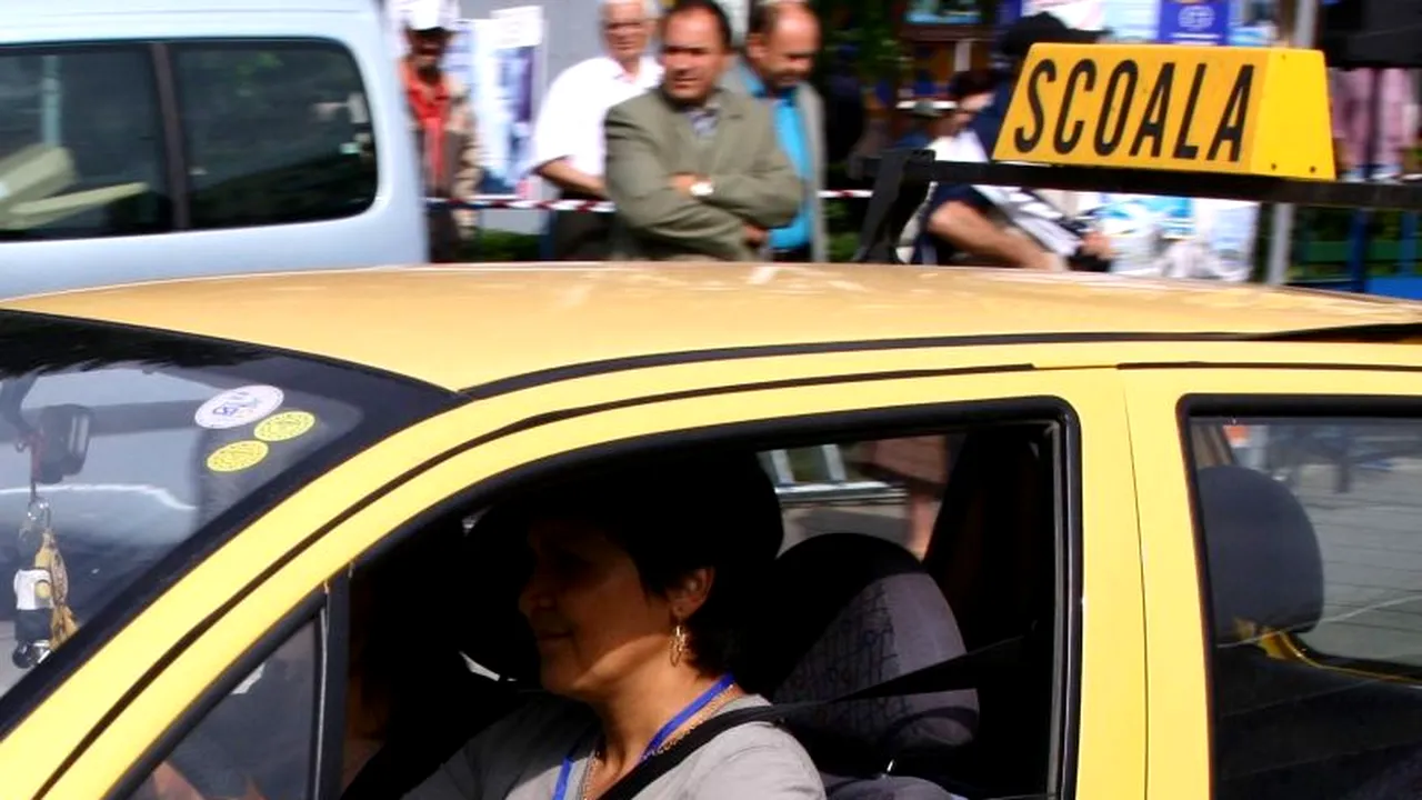 Confuzie în rândul celor care învață să conducă. Instructor auto: „Nu învață altceva decât să stea pe loc