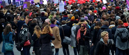 PROTEST de amploare la Paris: sute de mii de francezi, „atac” la reforma pensiilor! / Confruntări violente și în alte orașe din Hexagon - VIDEO