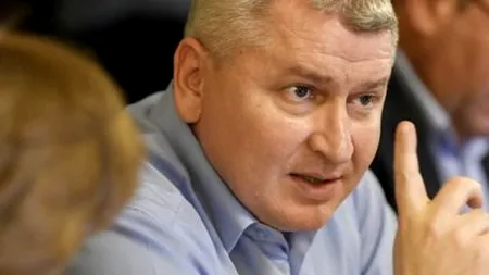 Politicianul român s-a născut poet. Un deputat PNL rescrie plugușorul pe Facebook:  „Rokerul de la finanțe/ Florin Câțu nu are nuanțe!