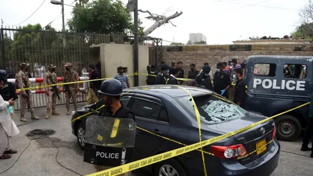 ALERTĂ. Mai multe persoane au fost ucise într-un atac asupra Bursei de Valori din Karachi, Pakistan