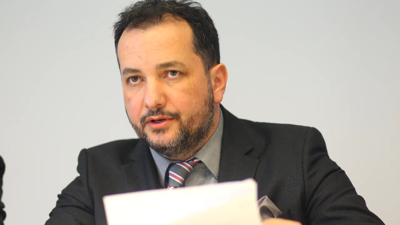 Cătălin Beciu s-a autosuspendat după ce i-a făcut pe protestatari „cretini