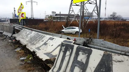 Accident spectaculos în „curba morții” de la ieșirea din Pitești. Ce au pățit pasagerii din mașina implicată