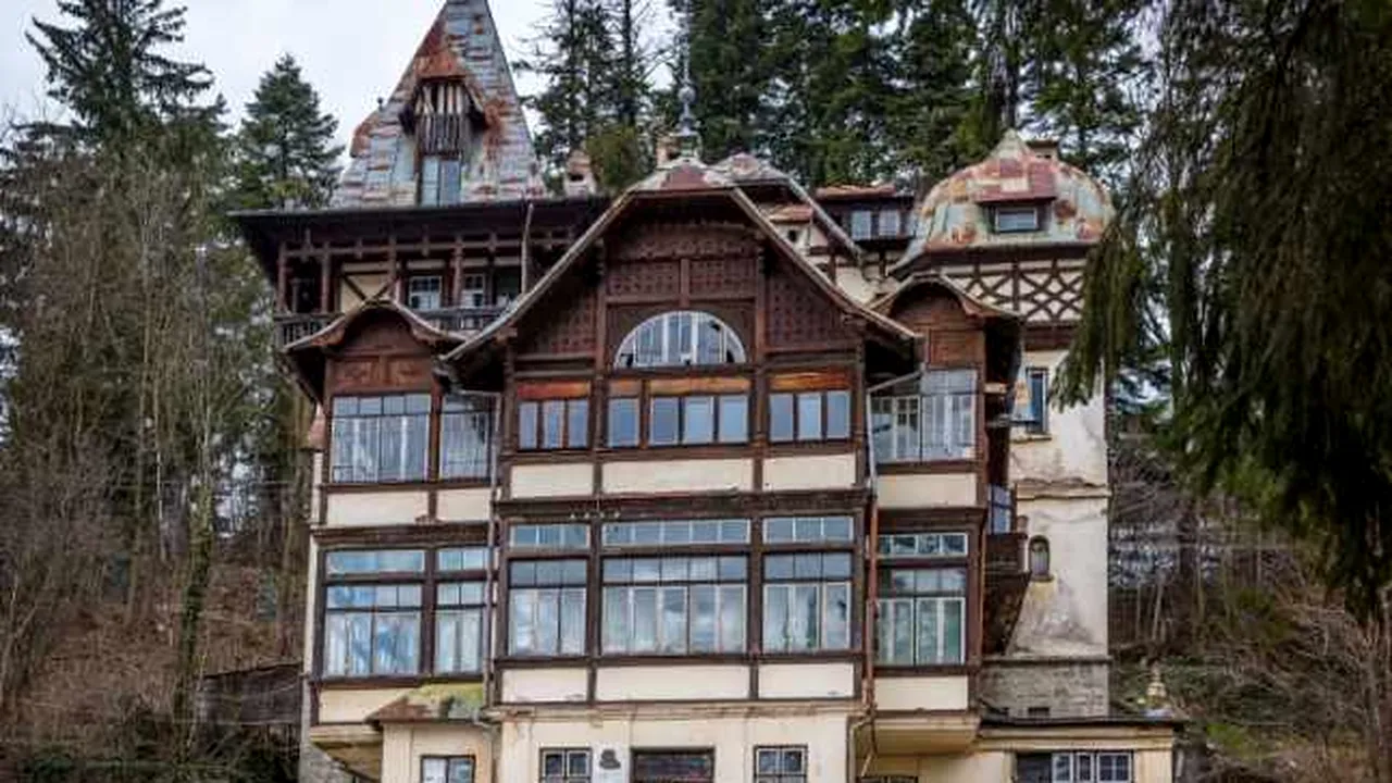 Istoria vilei ”Carola” din Sinaia, locul întâlnirilor amoroase dintre Carol al II-lea și Elena Lupescu. Ce legătură a avut Yehudi Menuhin cu vila ridicată de fostul valet al prințului Dimitrie Ghica