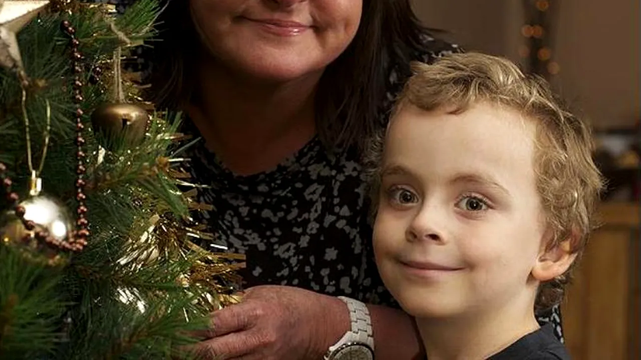 Copilul căruia Crăciunul i-ar putea fi fatal