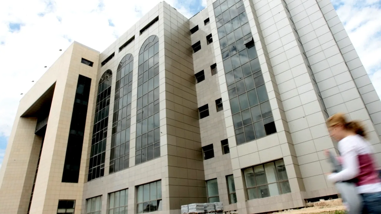 Corupție la Tribunalul București. Judecătoarele Viorica Dinu și Antoanela Costache, pentru care CSM a încuviințat arestarea preventivă, au decis în dosare grele