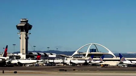 Doi indivizi suspectați de activități teroriste, arestați în statul american California