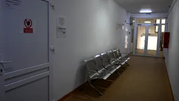 Pacienții de la Spitalul Psihiatrie Săpoca, BĂTUȚI și agresați de personal. Polițiștii au deschis dosar penal pentru abuz în serviciu