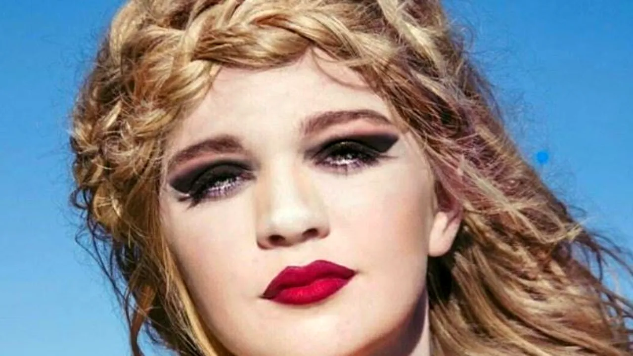 Erai ironizată de colegi, dar apoi totul s-a schimbat. Povestea unei tinere de 13 ani