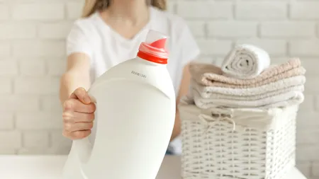 Cum să faci ca mirosul de balsam să persiste mai mult pe rufe. Cele mai simple trucuri