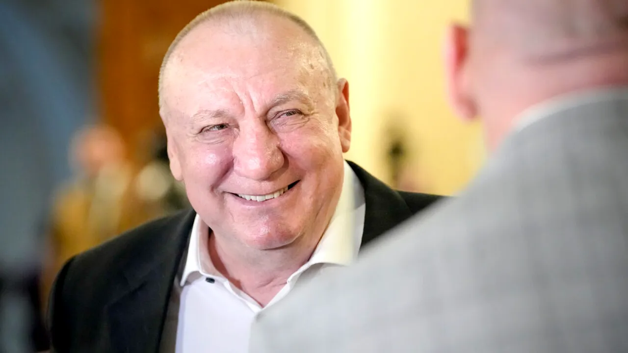 Adrian Bumbescu a ajuns la Urgențe după ce i s-a făcut rău pe stadion. În ce stare se află fostul mare fundaș al Stelei