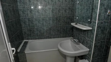 Statul ar putea să-ți dea 200 de euro ca să-ți faci baie