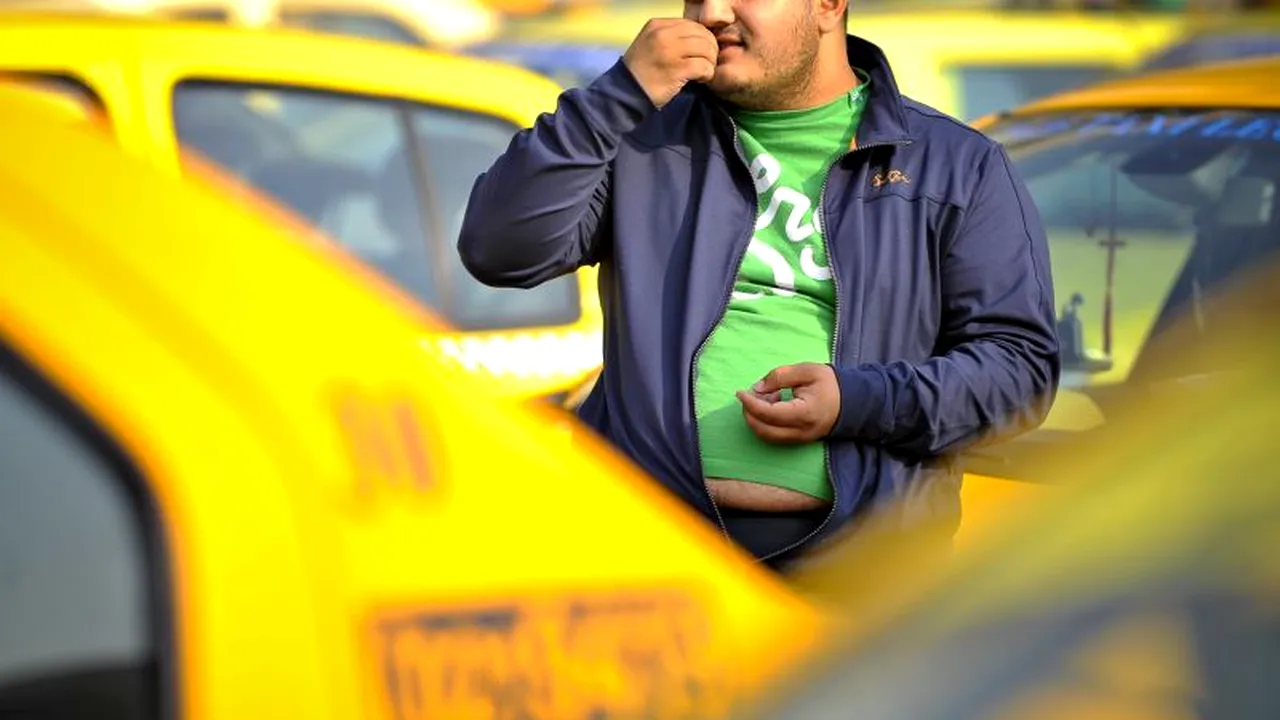 Peste 70 de taximetriști, sancționați după controale ale Poliției în zona gărilor din București