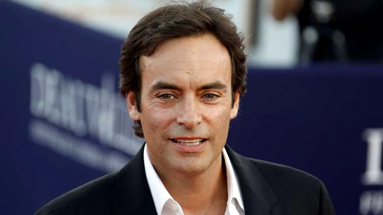 Probleme pentru Alain Delon. Anthony, unul dintre fiii săi, este anchetat pentru agresiune