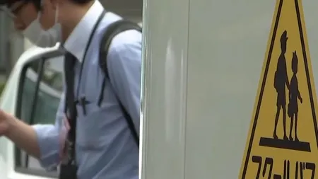 Atac sângeros într-un oraș japonez, soldat cu doi morți și 18 răniți. Un bărbat cu două cuțite a înjunghiat mai mulți elevi