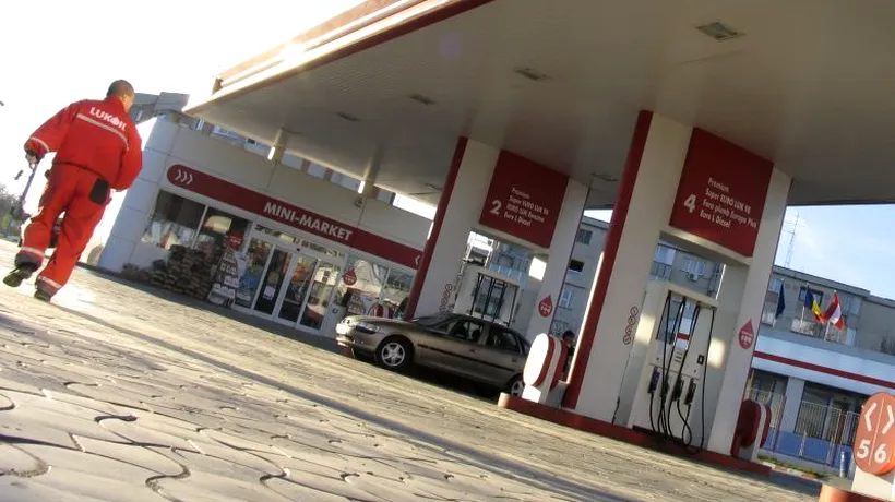 O femeie A UITAT O POȘETĂ CU 13.000 de euro într-o benzinărie. Cum au ajuns banii înapoi la proprietar