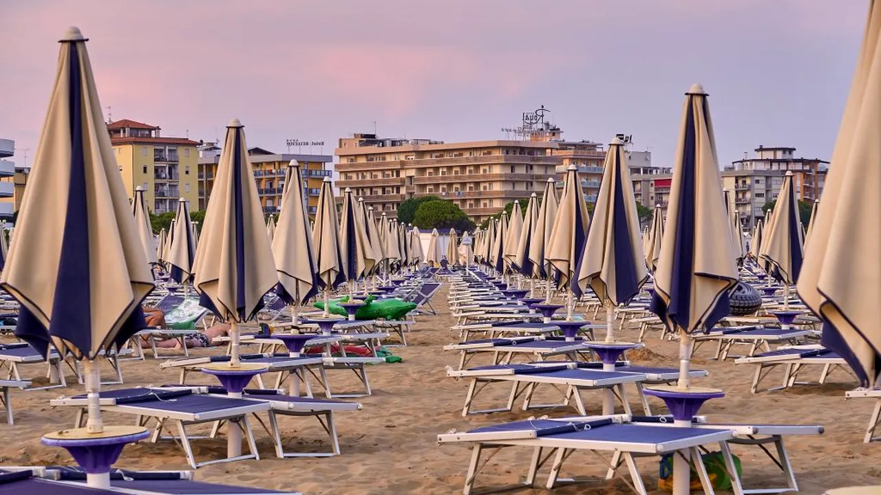 Patronatele din turism cer schimbarea datei începerii şcolii în septembrie, în locul introducerii unei vacanţe de o săptămână în octombrie