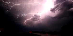 Cod galben de instabilitate atmosferică în mare parte din țară. Care sunt zonele vizate