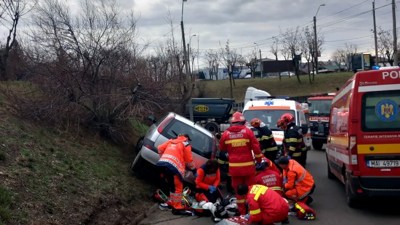 Un șofer din Neamț, în vârstă de 80 de ani, a murit la volanul mașinii pe care o conducea după ce a suferit un stop cardio-respirator