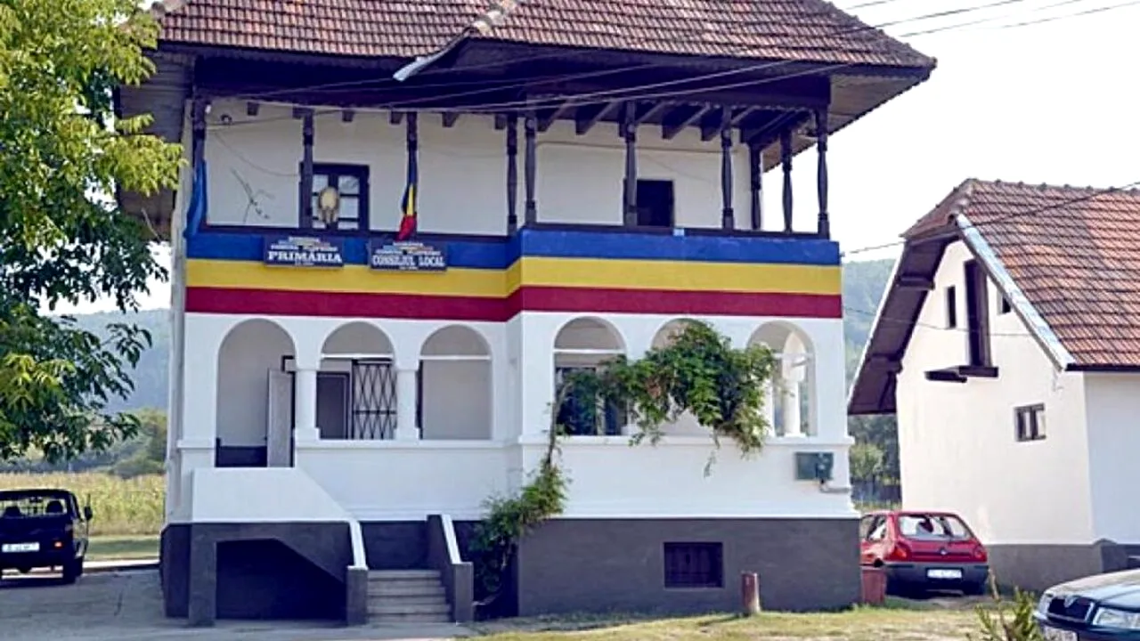 Pierpaolo a părăsit Italia și s-a mutat în satul Plopșoru cu nevasta lui româncă și cu cei 3 copii. Cum a fost umilit italianul de primarul comunei