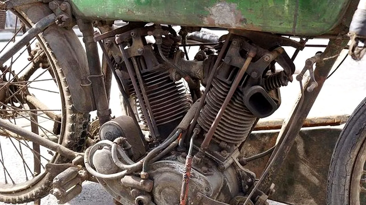 Au dat peste o comoară într-un hambar. Când a fost scoasă la licitație, a doborât recordul de preț din țară