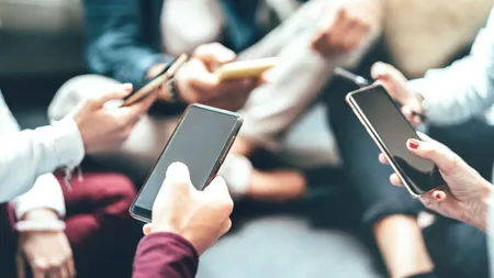 Interdicția telefoanelor în școli nu aduce note mai mari. Rezultatele surprinzătoare ale unui studiu realizat în SUA